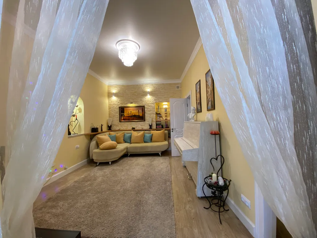 Двухкомнатная квартира возле набережной Ялты