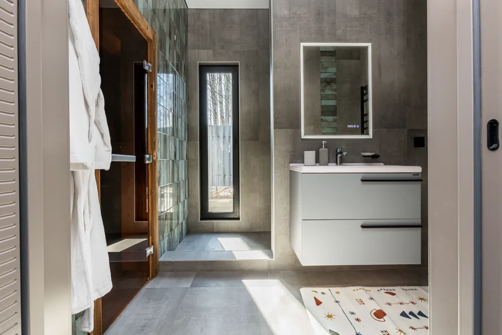 Коттедж на берегу озера с сауной