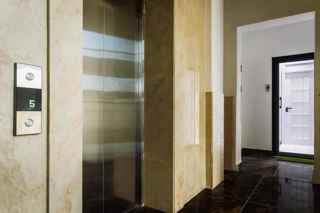 Современная квартира в Сenter-1