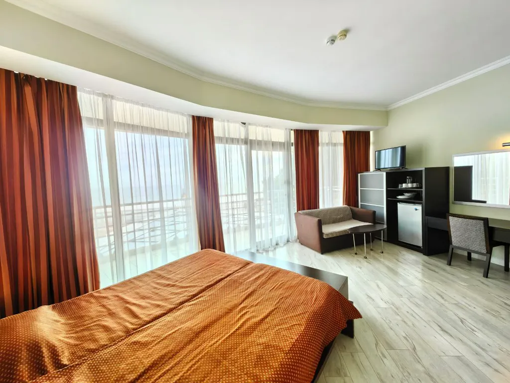 Квартира Апартаменты на берегу Черного моря — аренда посуточно в Алушта