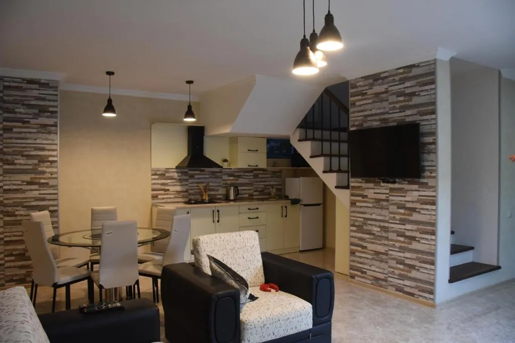 Коттедж 3-комнатный Дом — аренда посуточно в Боржоми