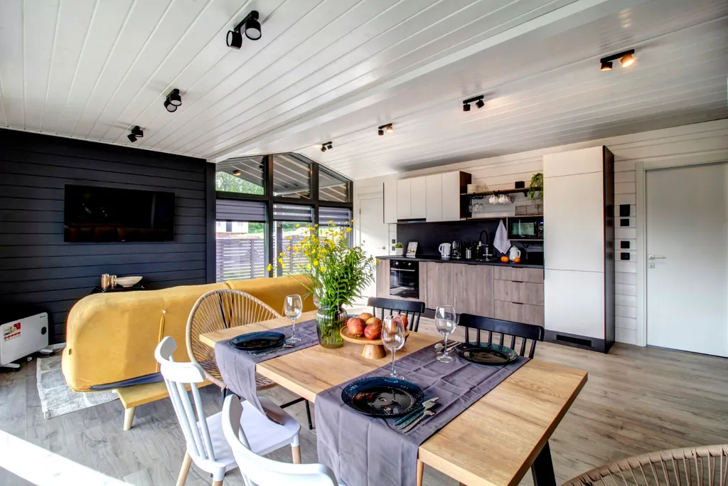 Дoм с видом на лec