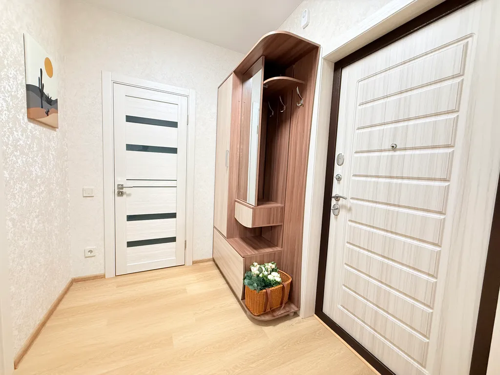 Новая однокомнатная у ТЦ Тополь