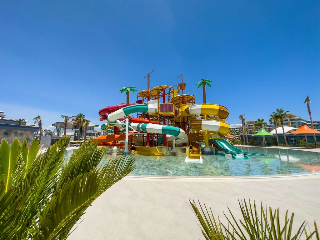 Апартамент в Azura World D с аквапарком и собственным пляжем