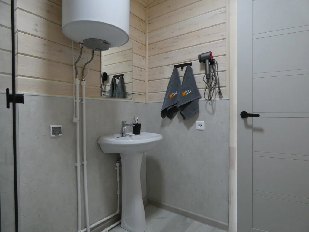 Уютный четырёхместный Домик с двухспальной кроватью