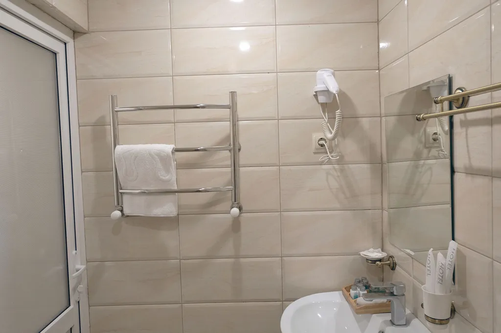 Трёхместный номер вид на горы, доступен бассейн