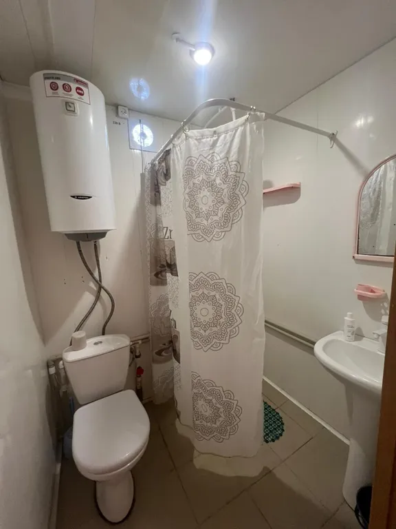 Отдельный дом с удобствами на берегу моря, на трёх сотках