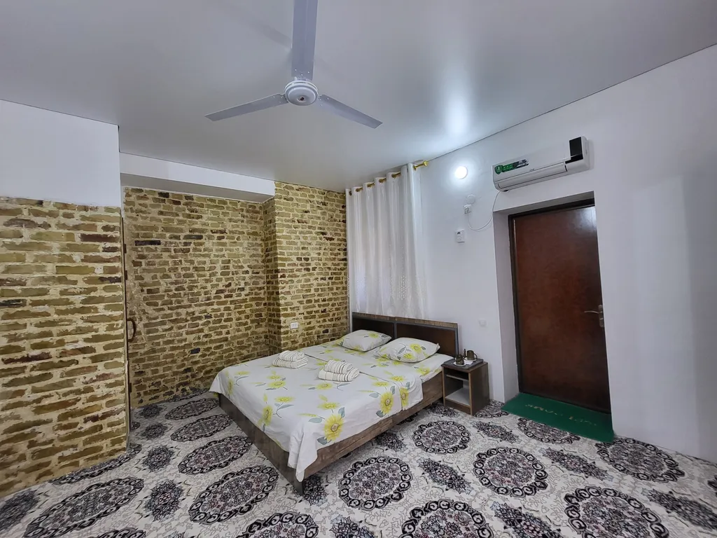 Удобная комната внутри крепости Ичан-Кала