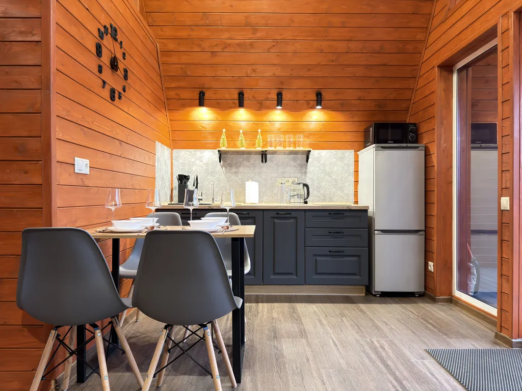 Уютный домик А-Фрейм с террасой и мангальной зоной