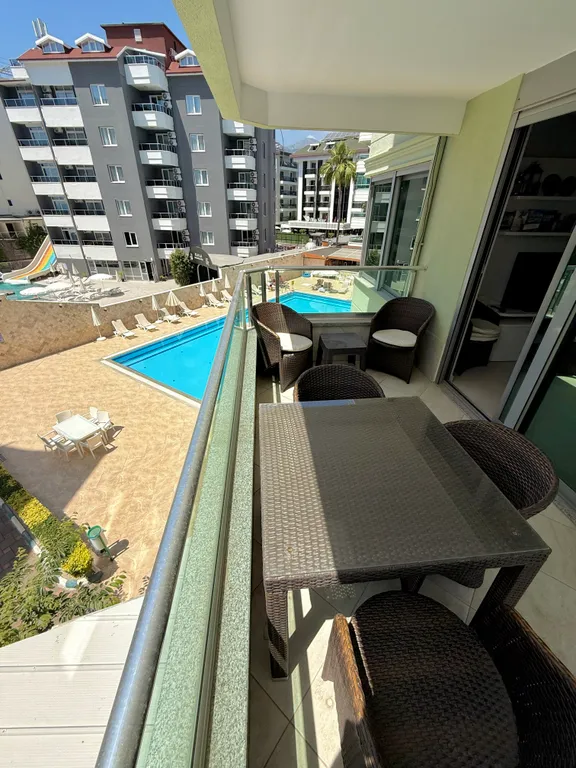 Sea View 2BD Flat 50m to the Beach