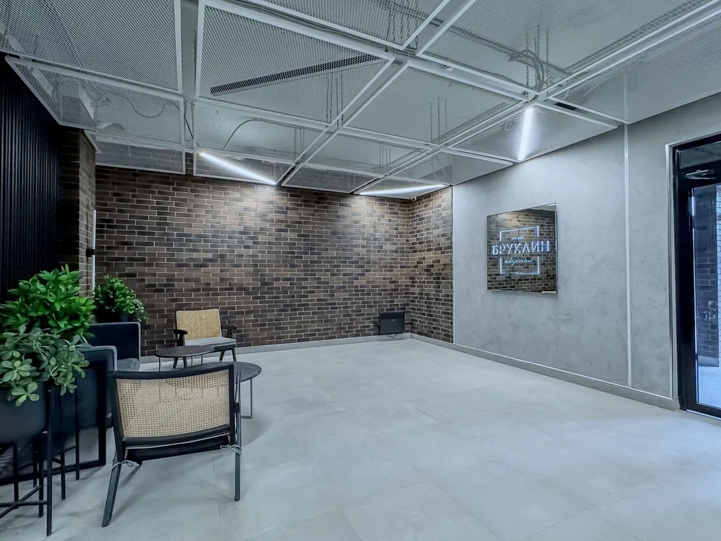 Просторная квартира с кухонной зоной и лоджией