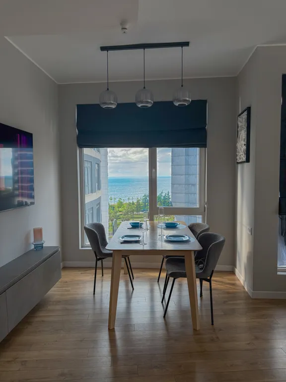 Стильный апартамент у побережья white sails с видом на море и горы