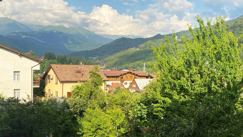 Студия в стиле бохо с видом на горы — уют и комфорт в центре