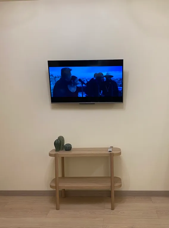 Современная студия с видом на горы