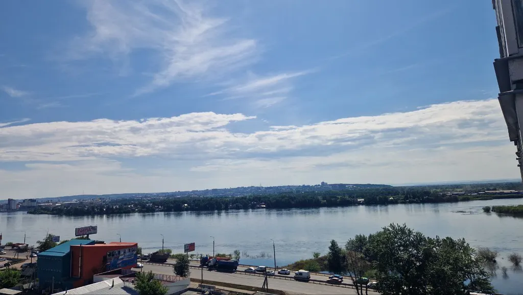 Студия с шикарным видом на реку Ангару