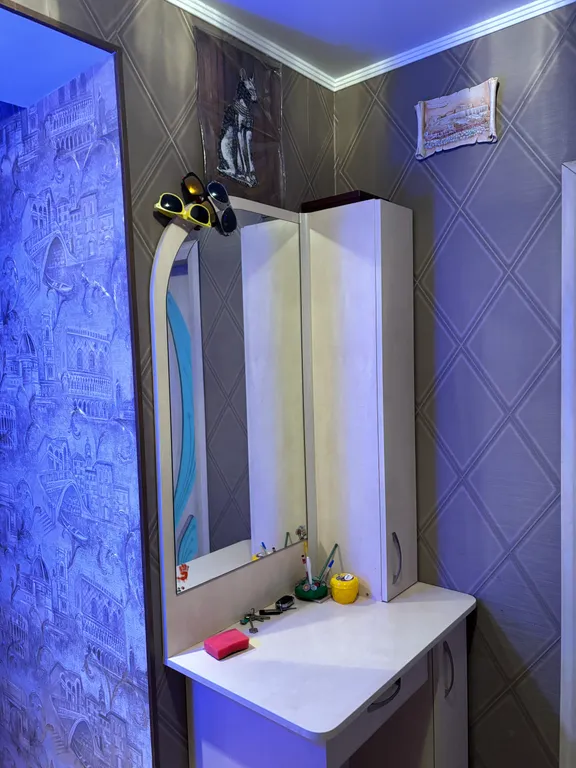 Трехкомнатная просторная квартира с хорошим ремонтом и планировкой