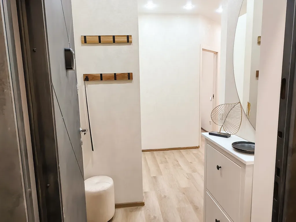 Уютные апартаменты с видом на лес и набережной у дома