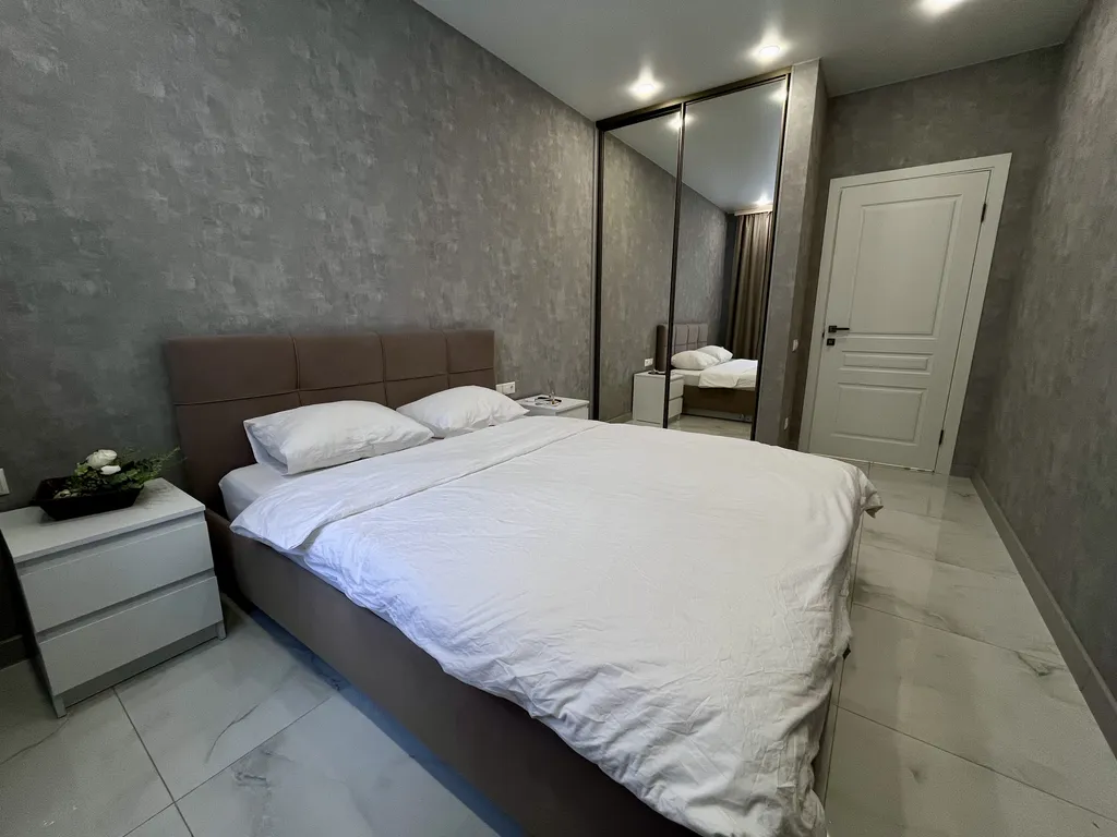 Просторная квартира со стильным интерьером и уютной атмосферой