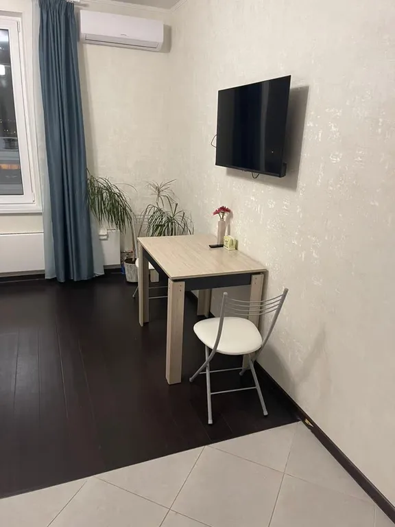 Просторная студия с лоджией