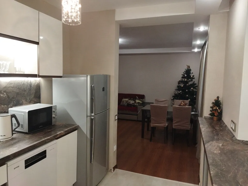 3-комнатная квартира в доме с видом на горы и море