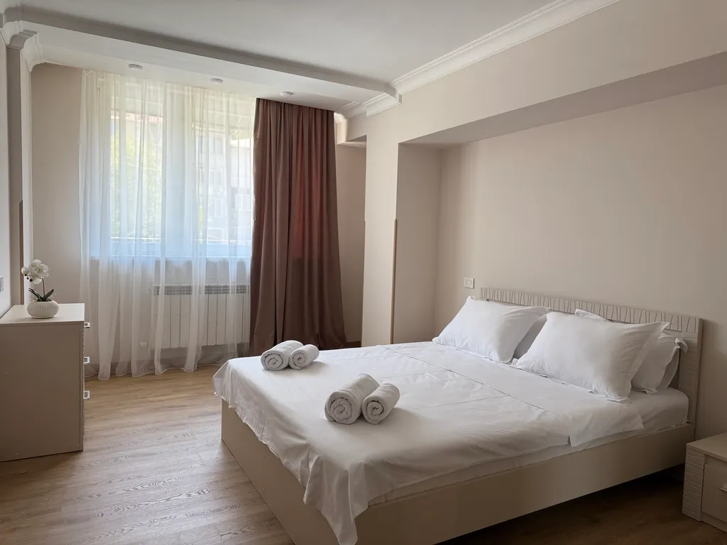 Уютная квартира с 2 спальнями в центре города рядом с Площадью