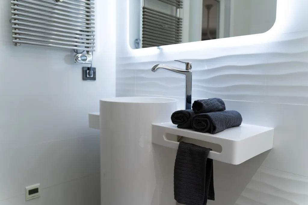 Приятная студия с домашним кинотеатром