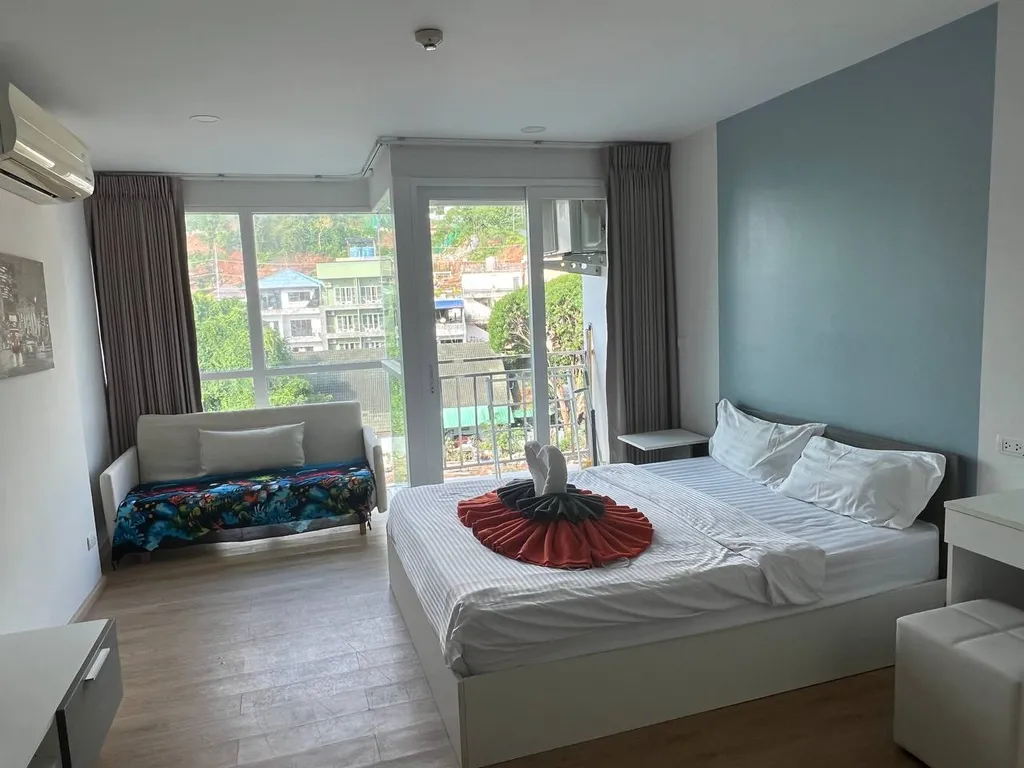 Ката, студия после ремонта с красивым видом на горы, 5 этаж