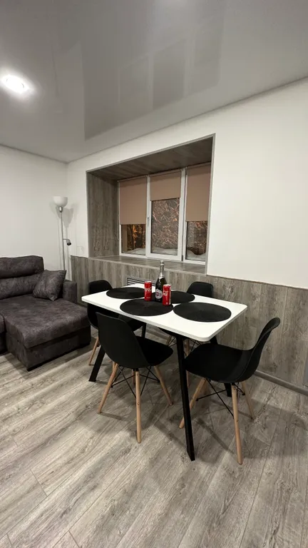 Трехкомнатная квартира с хорошим ремонтом и видом