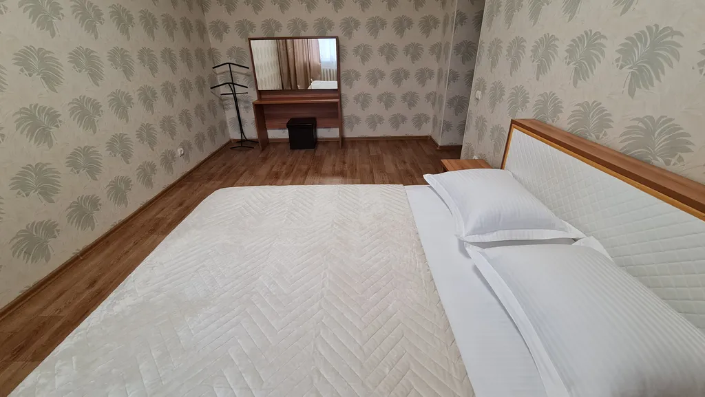 Просторная комфортабельная двухкомнатная квартира в многоэтажном доме