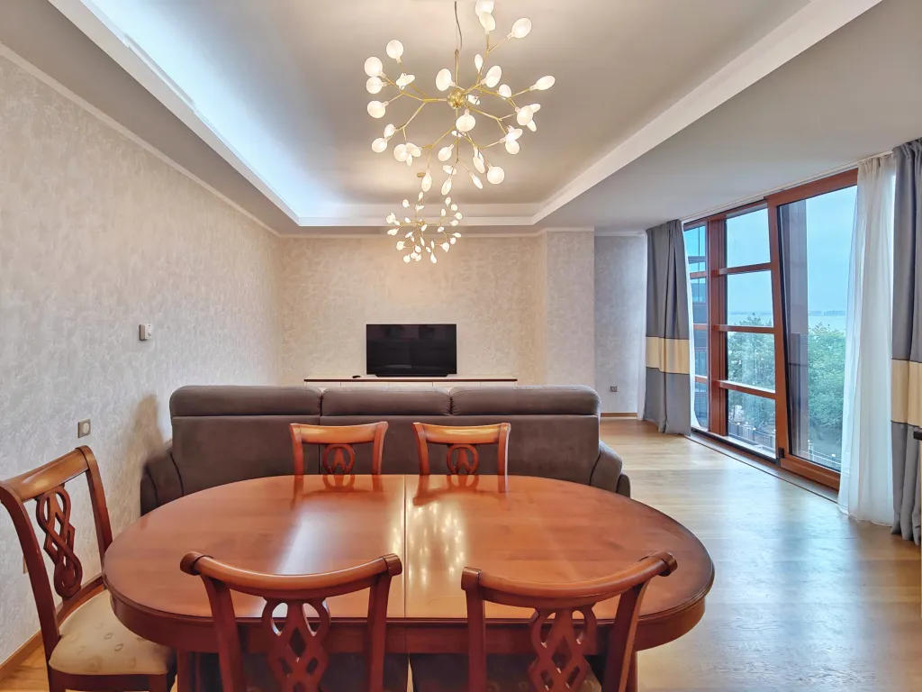 Шикарная квартира в Золотой Бухте