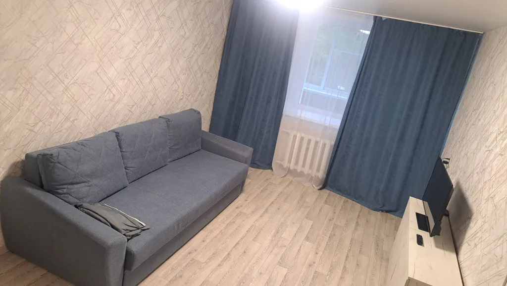 Светлая, уютная квартира на первом этаже в районе остановки 51 школа