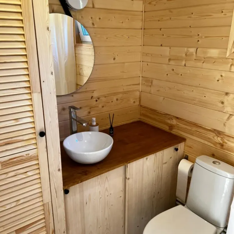 Дом в лесу с баней и чаном