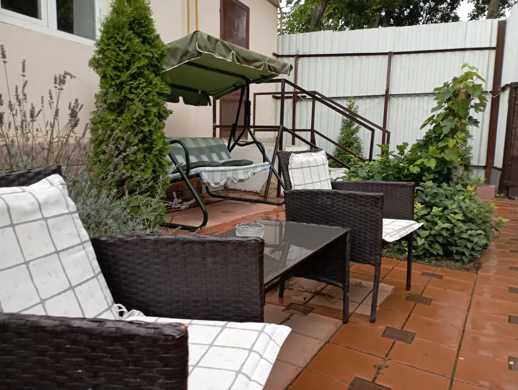 Отдельная квартира в частном доме с садом