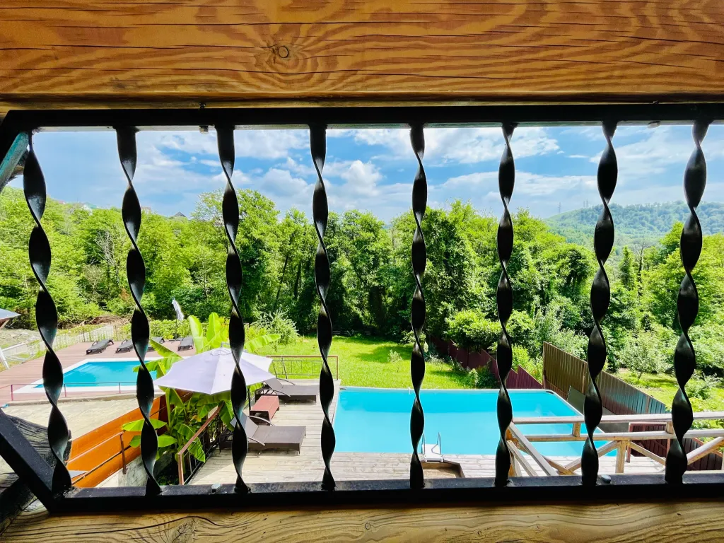 Эко-дом из Сруба с бассейном