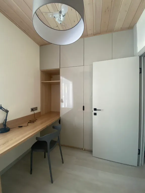 Уютный домик на озере