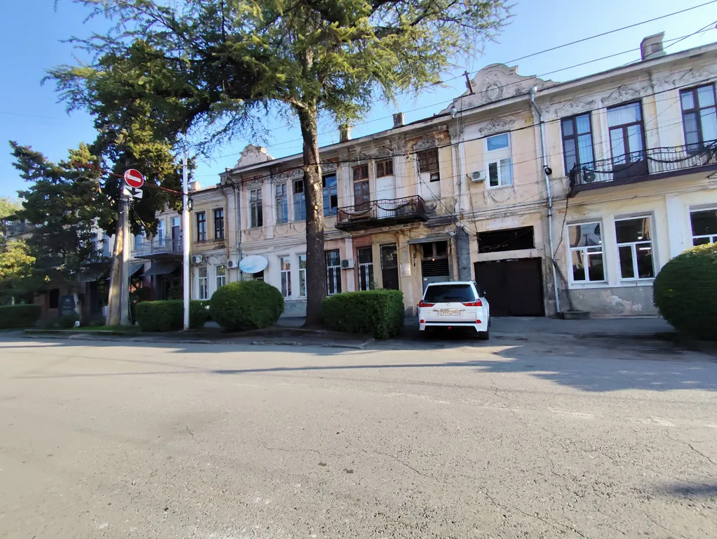 Квартира Двухъярусная студия в центре города. — Сухум