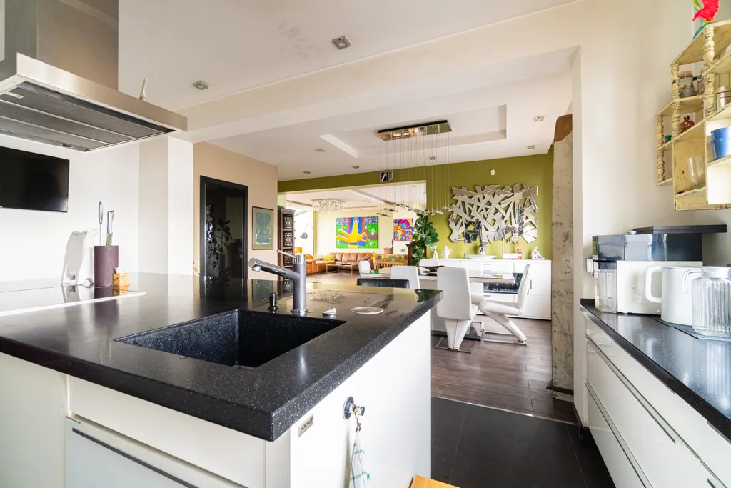 Пентхаус с террасой и видом на город