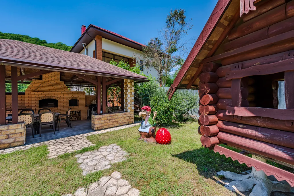 Коттедж Просторный дом с видом на горы — Краевско-Армянское