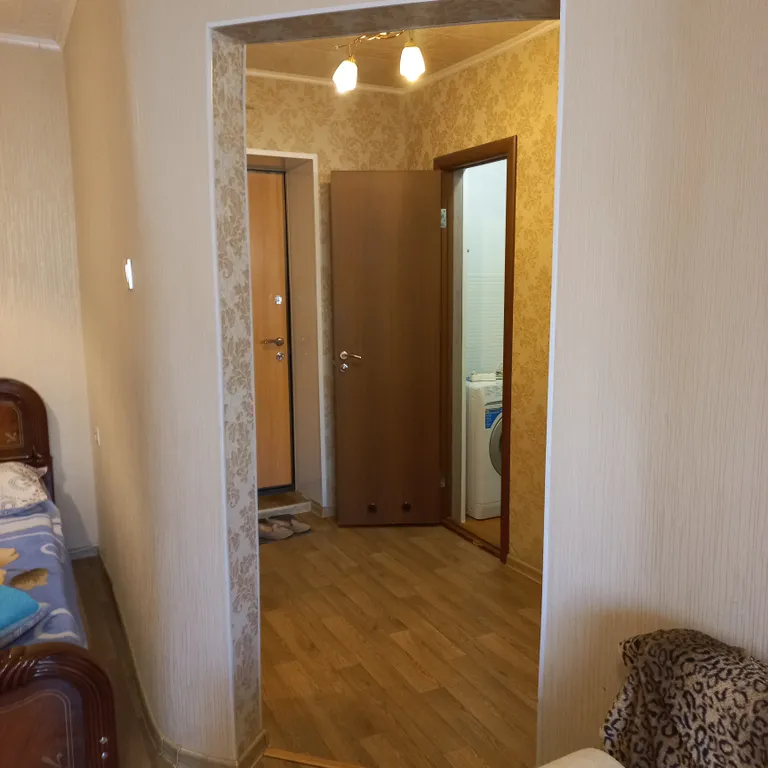 Квартира Однакомнатная квартира недаеко от ТЦ Арсиб — Тюмень