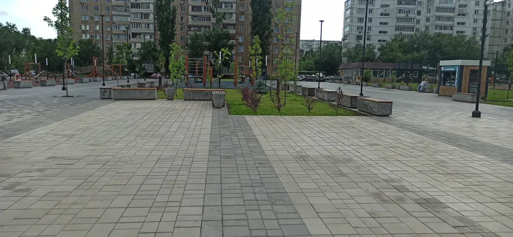 Просторная двушка в центре, парк во дворе дома