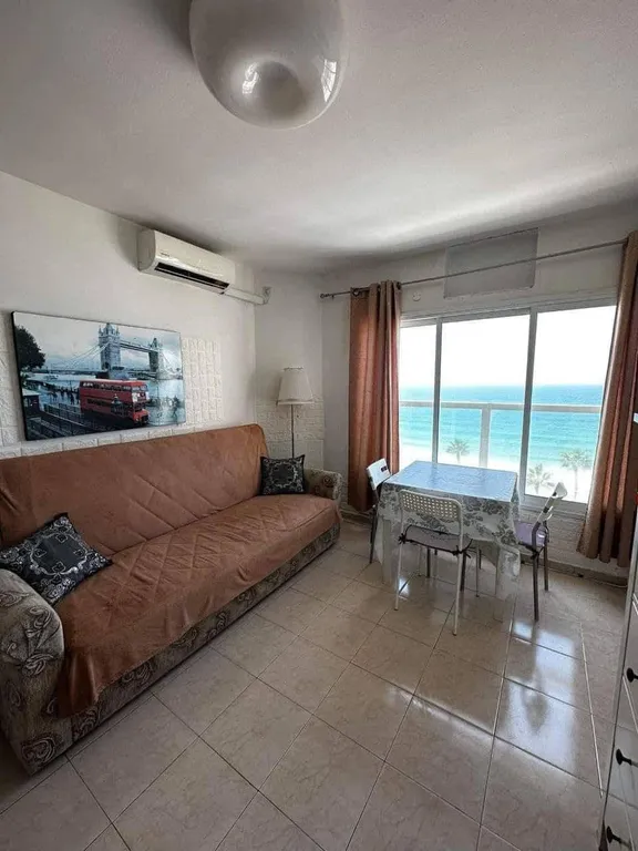 Красивая 2 ком квартира на набережной с прямым видом на море и закаты