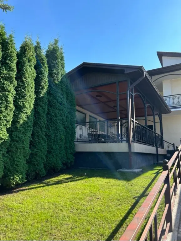 Просторный дом в районе центра