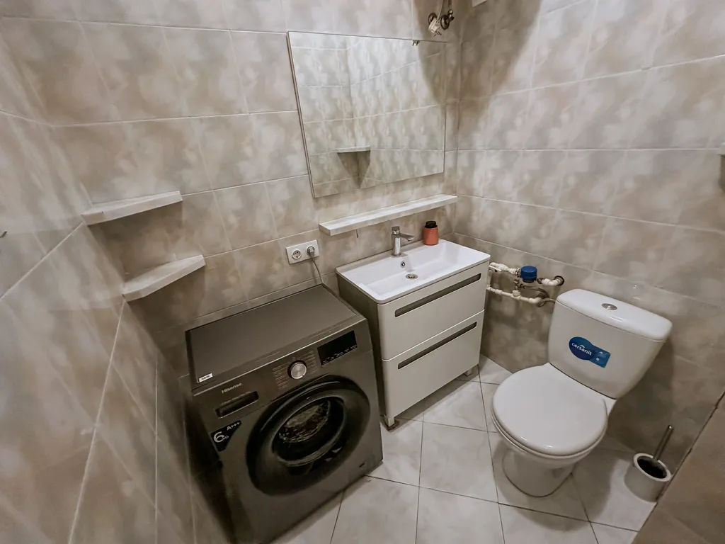 Лафамилия Тбилиси на площади Свободы