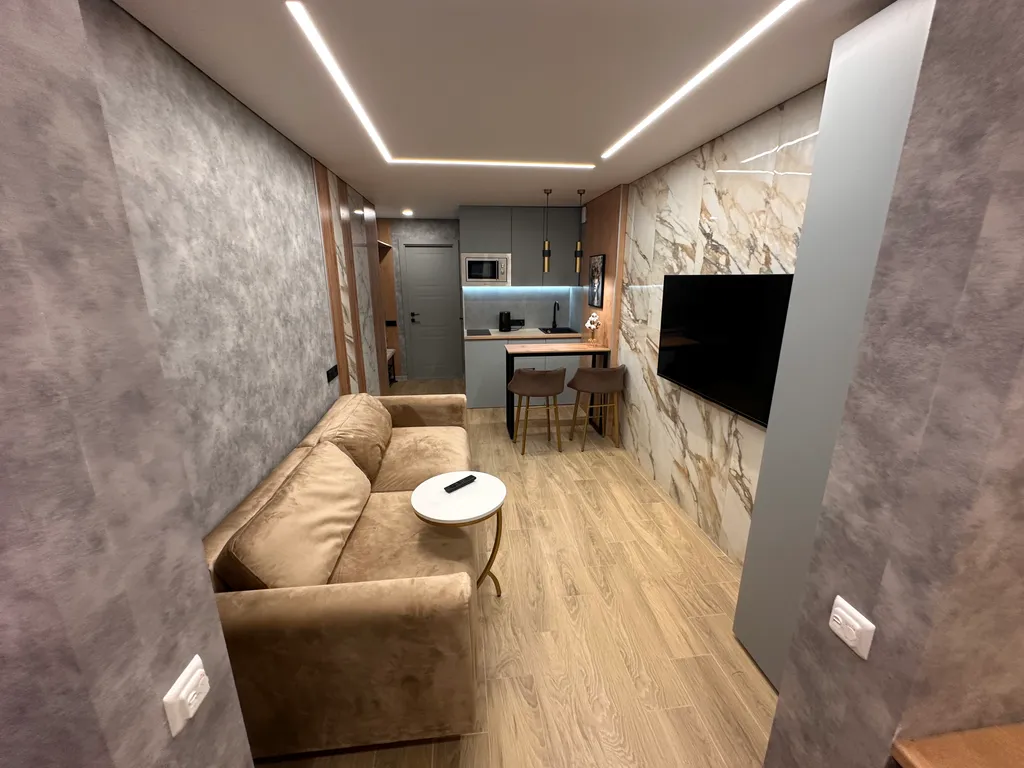 Уютная студия с дизайнерским ремонтом