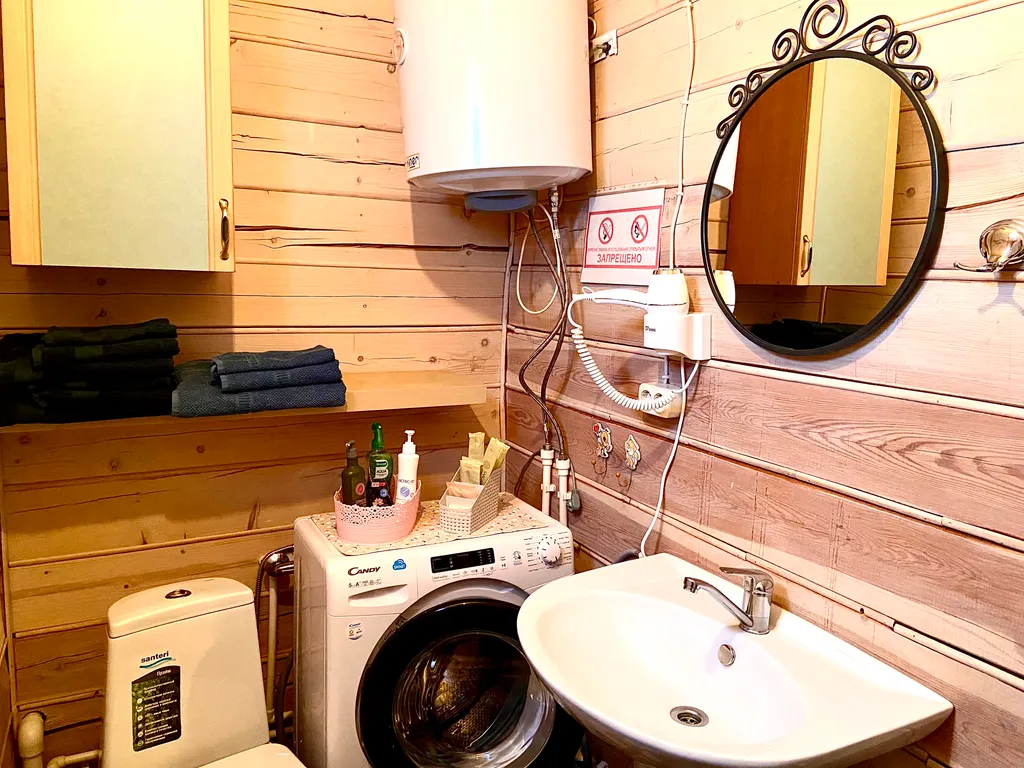 Домик в Горном Алтае с видом на горы