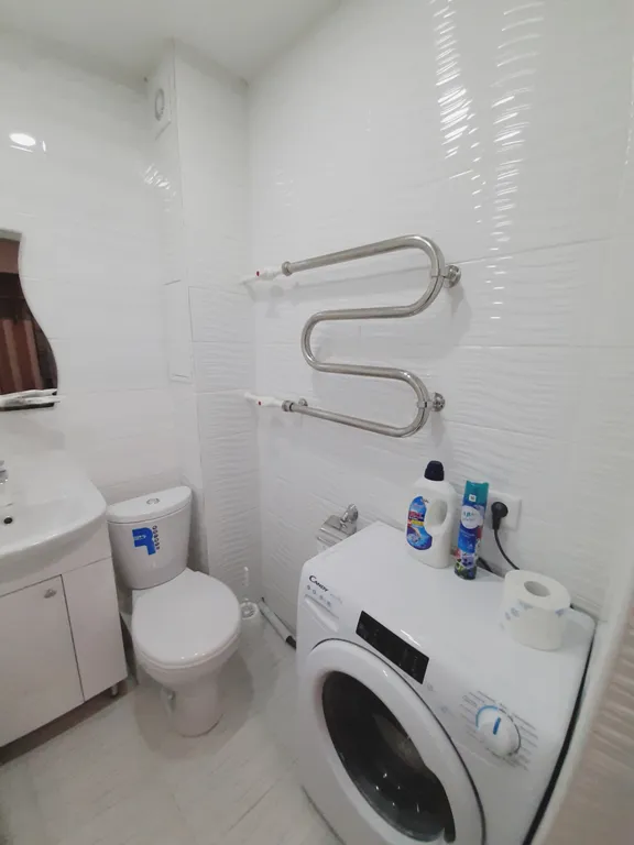 Квартира рядом с Ледовым комплексом Кристалл, бассейном Нефтяник