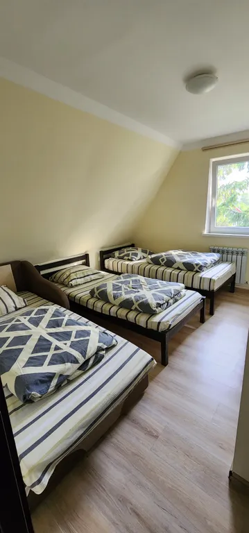 Большой коттедж у озера