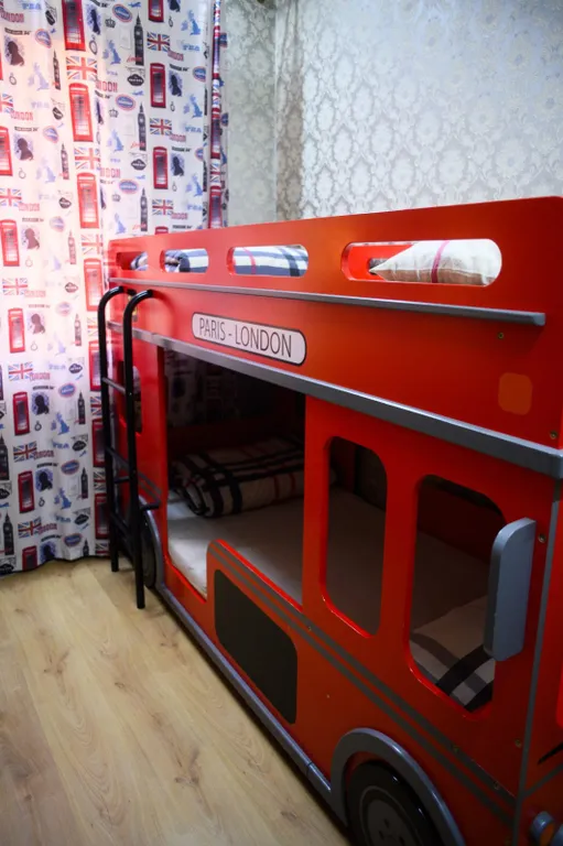 Просторный комфортабельный коттедж в центре города с банным чаном