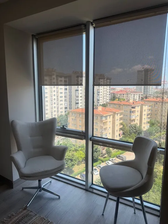 Studio apt with pool and gym near metrobus station