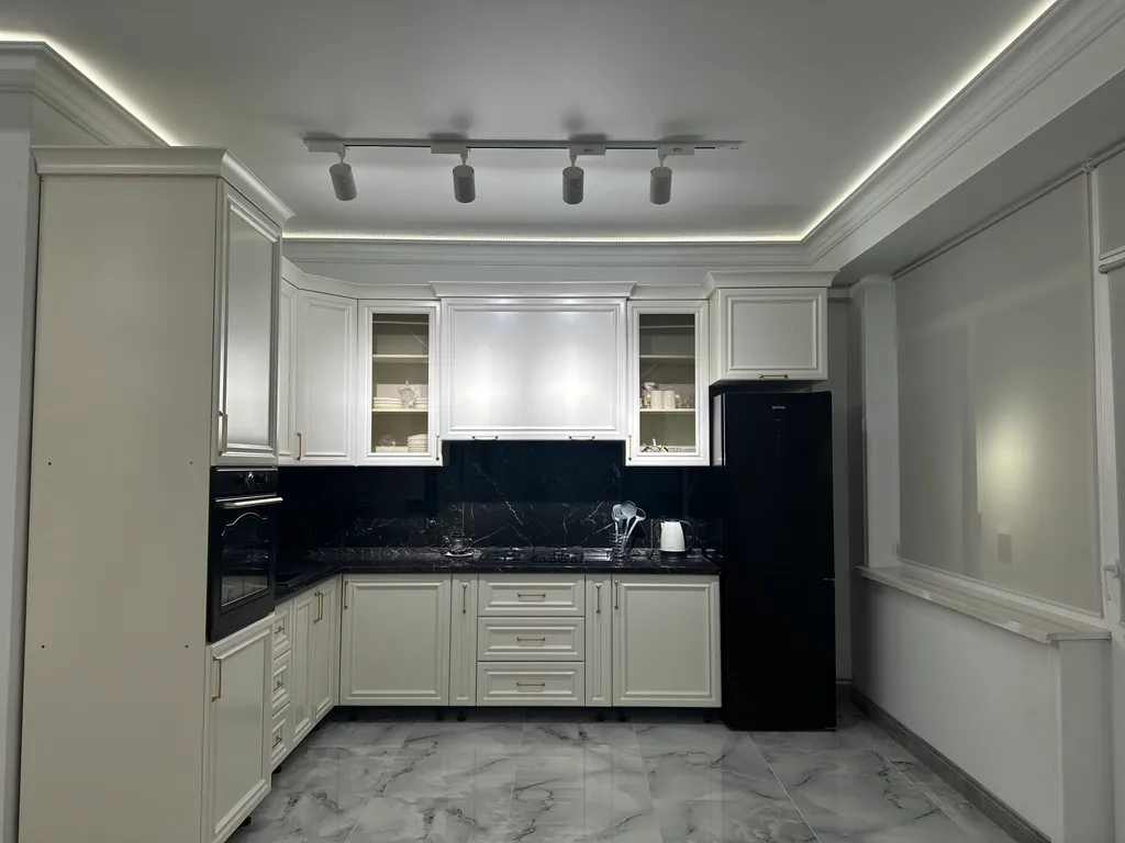 Уютная квартира в центе города рядом с ЖД вокзалом с видом на горы